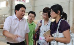 <b>沿途引见现代化产线上的各色各样</b>